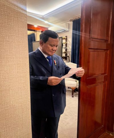 Prabowo Terima Surat dari Siswa Sekolah Rakyat: Tunggu Kami Pak!