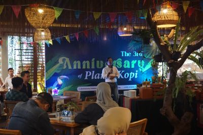 Planet Kopi Aston Jember Rayakan Tiga Tahun Perjalanan, Luncurkan Menu Baru dan Apresiasi Mitra Media