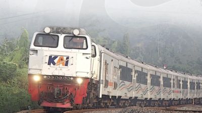 Insiden Anjloknya KA Purwojaya Ganggu Jadwal Kereta Api di Bekasi
