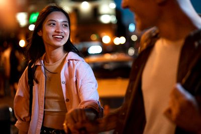 Sendiri tapi Nggak Kesepian, Ini Tips Hidup Bahagia saat Merantau