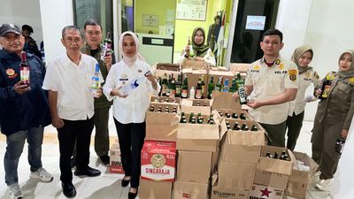 Berdalih Jual Sembako, Tiga Toko di Samarinda Kedapatan Timbun 408 Botol Miras Tanpa Izin