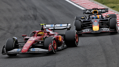 Podium Buyar! Penalti 10 Detik Gagalkan Momen Epik Lewis Hamilton Usai Duel Panas Lawan Verstappen