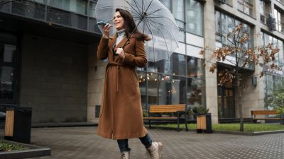 Menghadapi Musim Hujan dengan Gaya: Tips Layering untuk Tetap Stylish