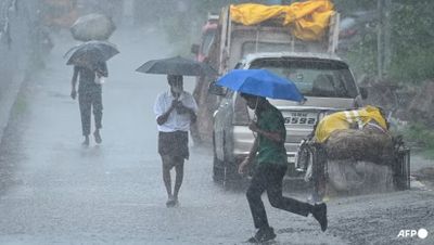 India Evakuasi Puluhan Ribu Warga Jelang Badai Siklon Montha