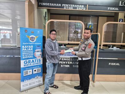 POLANTAS MENYAPA: Sosialisasi dan Edukasi Peraturan di Bidang Pelayanan Mekanisme Penerbitan STNK