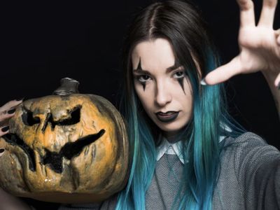 7 Ide Kostum Halloween 2025 untuk Wanita yang Bikin Kamu Keren dan Fashionable