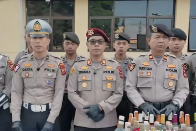 Polres Cianjur Amankan Ratusan Botol Miras dan Lima Penjual Berkedok Depot Jamu
