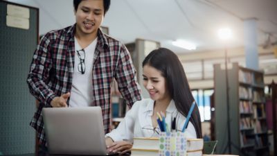 Kerja Sambil Kuliah: Peluang dan Strategi untuk Mahasiswa di Indonesia