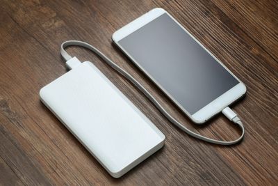 5 Tips Memilih Power Bank Terbaik untuk Laptop dan Smartphone Modern