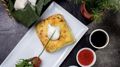 Martabak Mini Isi Keju Mozzarella: Camilan Favorit yang Sedang Naik Daun