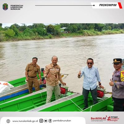 Pemkab Nunukan Serahkan Bantuan Perahu Ketinting kepada Tiga Kelompok Masyarakat