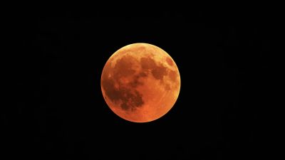 Fenomena Astronomi Menakjubkan yang Menanti di November 2025