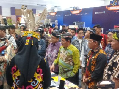 Pameran Karya Kreatif Benuanta 2025 Resmi Dibuka Ingkong Ala, UMKM Tampilkan Produk Budaya Lokal