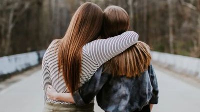 Dukungan untuk Sahabat di Masa Sulit: Kunci Mempererat Hubungan Sosial