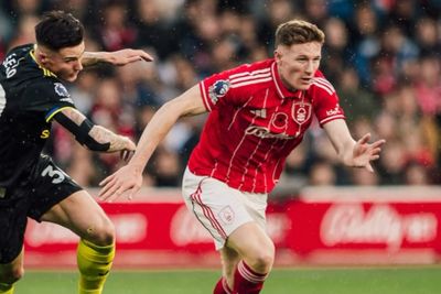 Elliot Anderson Buat Manchester United Kepincut Setelah Tampil Luar Biasa di Nottingham Forest