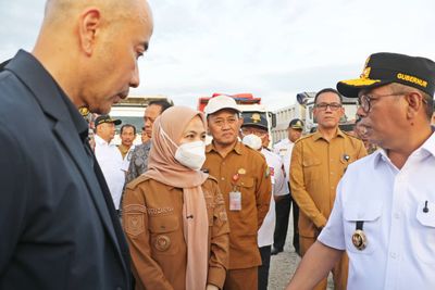 Bupati Serang Ratu Zakiyah Bersama Gubernur dan Kapolda Banten Sidak Truk ODOL di Bojonegara
