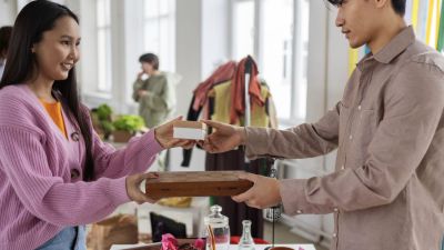 Memperkuat Daya Saing Produk Lokal di Era Globalisasi