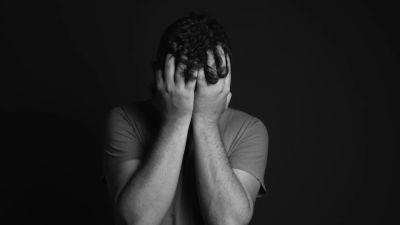 Menjaga Kesehatan Mental di Tengah Tekanan Sosial