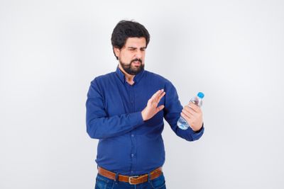 Kreatif tapi Berisiko! Begini Cara Pabrik Kecil di Pakistan Daur Ulang Botol Bekas Jadi Seperti Baru
