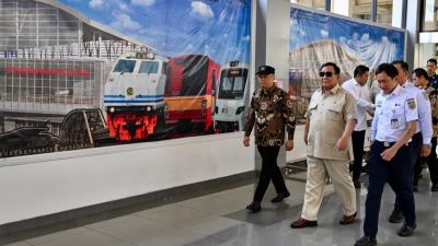 Presiden Instruksikan Rencana Pembangunan Jalur Kereta di Luar Jawa