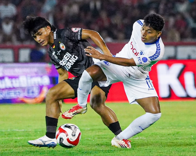 Arema FC Sukses Amankan Kemenangan di Padang