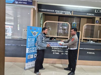 Polantas Menyapa: Satlantas Purwakarta Edukasi Masyarakat Terkait Prosedur Penerbitan STNK di Samsat