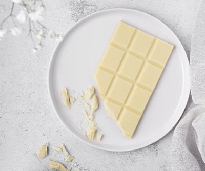 Sering Dianggap Gak Sehat, White Chocolate Putih Justru Punya Manfaat Cantik untuk Kulit!