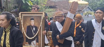 Lantunan Doa dan Tauhid Iringi Pemakaman Raja PB XIII di Makam Raja Imogiri, Kerabat Keraton Yogyakarta Sampaikan Harapan Ini