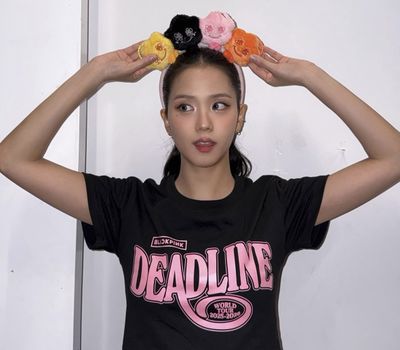 5 Gaya Busana Cantiknya Jisoo BLACKPINK saat Konser Deadline di GBK Jakarta: Aku Sayang Kalian