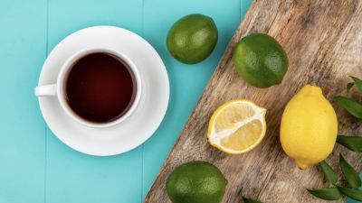 Minuman Detoksifikasi: Teh Hijau, Kopi, dan Air Lemon dalam Proses Pembersihan Tubuh