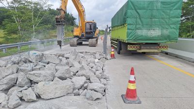 Tol Bakter Lampung Diperbaiki Jelang Nataru, Pengguna Jalan Diimbau Berhati-hati