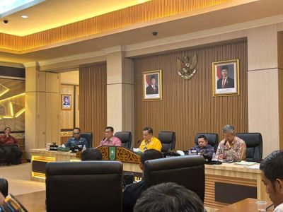 Hari Pertama Menjabat, Plt Gubernur Riau SF Hariyanto Tegaskan: Tidak Ada Lagi Istilah Satu Matahari di Pemprov Riau