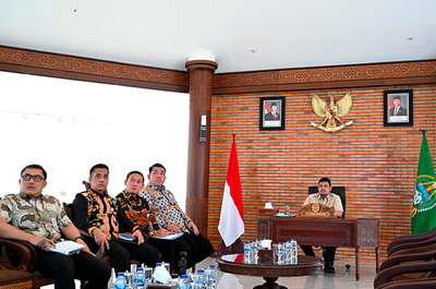Wujudkan Danau Toba Berdaya Saing Global, Bobby Nasution dan Luhut Bahas Rencana Strategis 2026