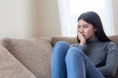 111 Caption Sakit Hati tapi Bijak, Bahasa Inggris dan Artinya!