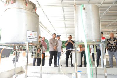 Solusi Atasi Persoalan Sampah Menggunung di Provinsi Bangka Belitung, Keluarga Alumni Gadjah Mada Serahkan Alat Pengolah Sampah Plastik