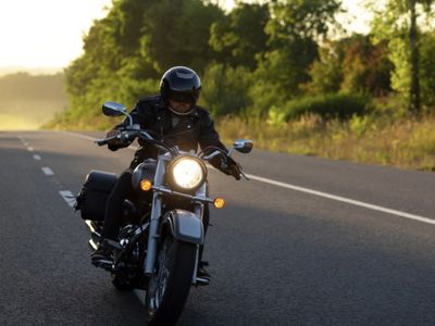 17 Ide Bio Instagram Pecinta Touring dalam Bahasa Inggris, Simpel tapi Keren Banget!