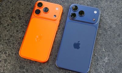 Bocoran iPhone 18 Pro: Bakal Punya Desain Belakang Transparan ala Macintosh Jadul!