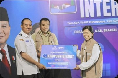 Digitalisasi Desa Sribit dilakukan Oleh Menteri Komdigi RI