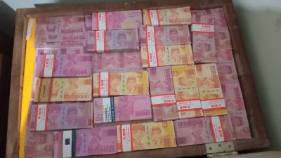 Ribuan Lembar Rupiah dan Dollar Palsu Dicetak Pelaku Di Wilayah Walantaka Kota Serang