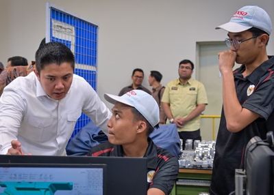Magang di Bekasi Digaji Rp5,5 Juta per Bulan, UMP Jakarta Kalah