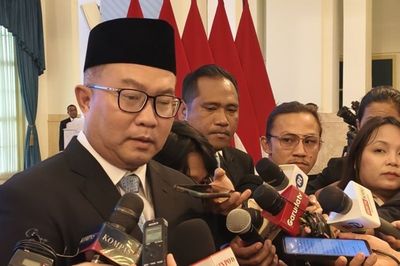 Rektor IPB Arif Satria Dilantik Presiden Prabowo Sebagai Kepala BRIN