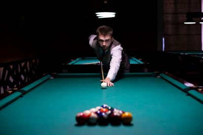 111 Caption Main Billiard Bahasa Inggris dan Artinya, Lucu!