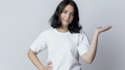 Mimpi Mengenakan Pakaian Putih: Membedah Makna dan Interpretasi Budaya
