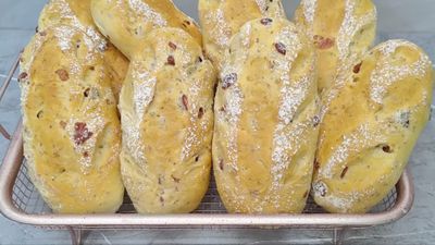 Cara Membuat Roti Macan Cranberry Cheese Empuk dan Lezat di Rumah