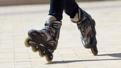 Viralnya Aksi Pesepatu Roda di Jalan Raya: Tindakan Berisiko yang Menuai Kritik