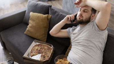 Bahaya Tidur Setelah Makan: Mengapa Kebiasaan Ini Perlu Dihindari?
