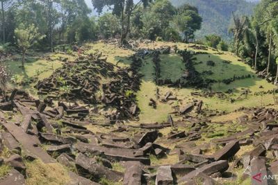Cerita Lengkap Konspirasi Gunung Padang: Isu Piramida Tertua dalam Sejarah yang Gak Dipercaya Peneliti Dunia