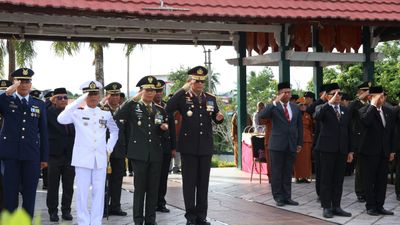 Kapolda Kaltara Ikuti Upacara Ziarah Dalam Rangka Memperingati Hari Pahlawan