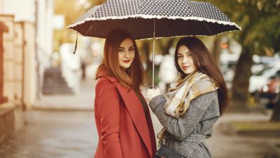 Memperbaiki Gaya Hidup saat Musim Hujan: Fashion, Skincare, dan Kesehatan