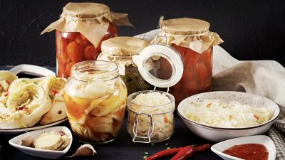 Makanan Fermentasi: Manfaat Luar Biasa bagi Kesehatan Pencernaan dan Mental